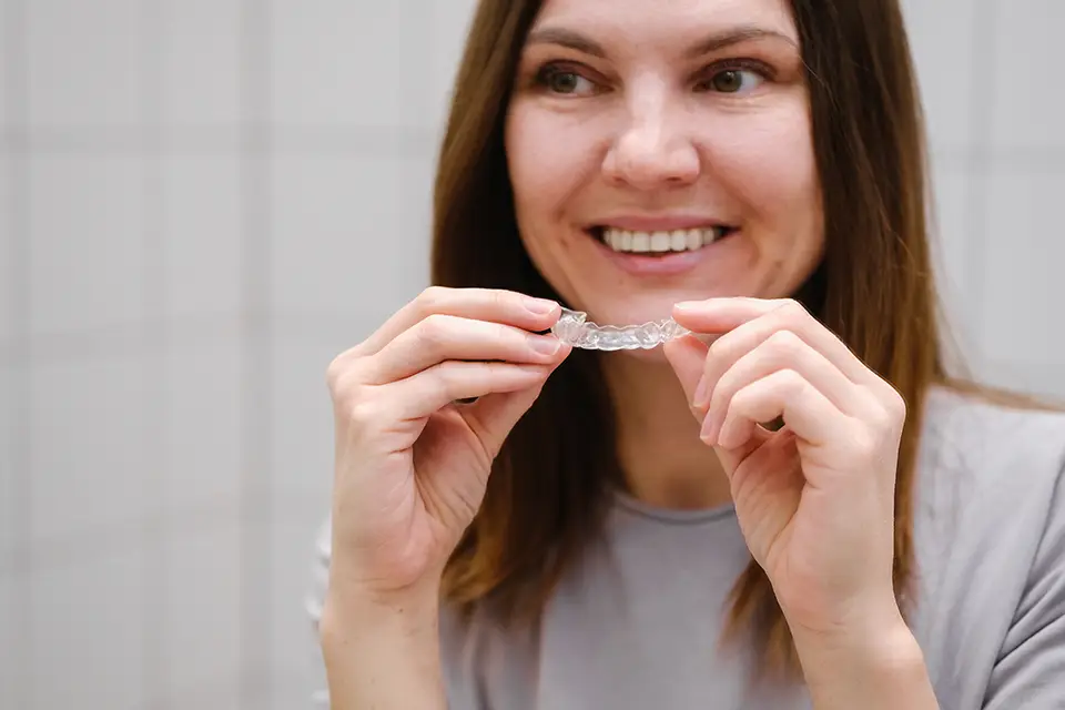 Invisalign Etobicoke: Straighten Your Teeth with Confidence 1 Invisalign Etobicoke: Who It's Right For (And When It's Not)