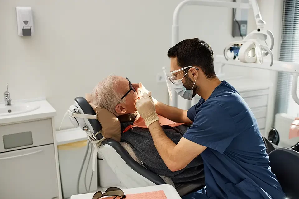 Senior Dental Care Etobicoke: What a First Visit Looks Like